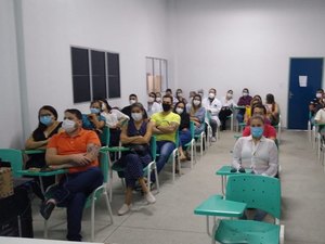 Servidores do Hospital de Emergência e da Central de Triagem são capacitados para atendimento de pessoas com deficiência
