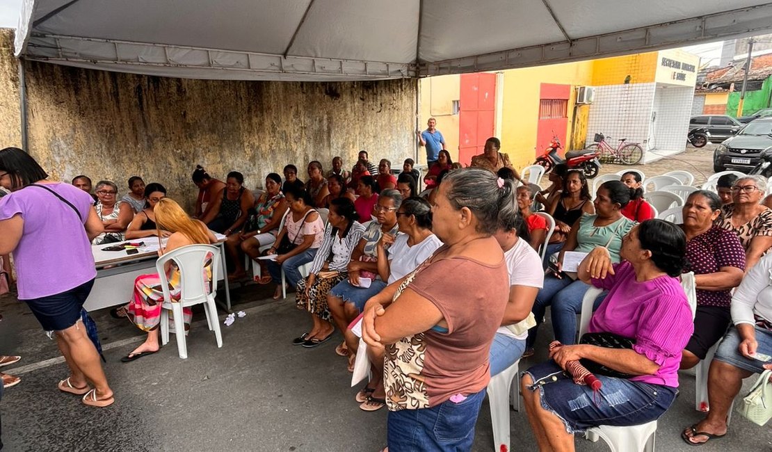 Caminhão Amigo do Peito oferta exames de mamografia em Matriz de Camaragibe