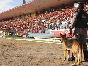 Mais de 470 militares farão o policiamento do clássico CSA X CRB 