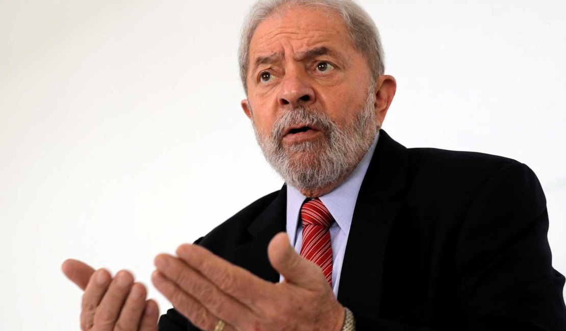 Fachin homologa desistência de pedido de liberdade de Lula no STF