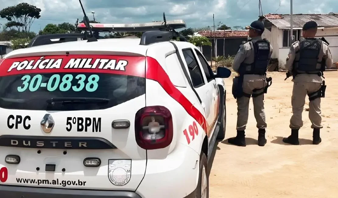 Homem é baleado por dupla armada após abrir porta de casa em Maceió