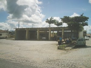 Criminosos realizam arrastão e furam pneus de veículos em Matriz de Camaragibe