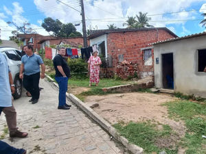 Seinfra faz visita técnica em Coqueiro Seco para levar melhorias habitacionais