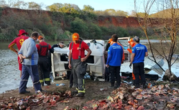 Motorista de carreta que caiu em açude é identificado; vítima é do estado da Bahia