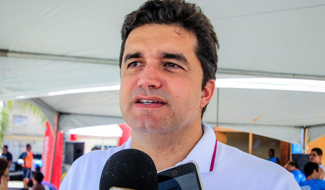 Rui Palmeira diz que atitude dos servidores 'desrespeita a autonomia do Poder Legislativo'