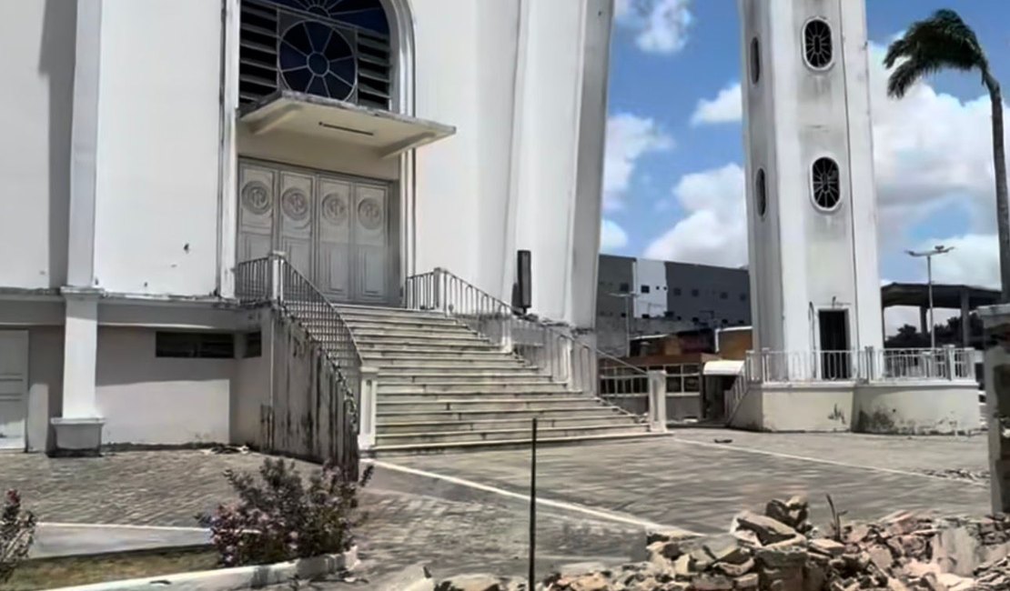 Concatedral de Arapiraca inicia reforma e desmente boatos sobre construção de comércios