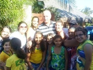 Helicóptero, lancha e emoção: a visita de Felipão ao interior do Ceará