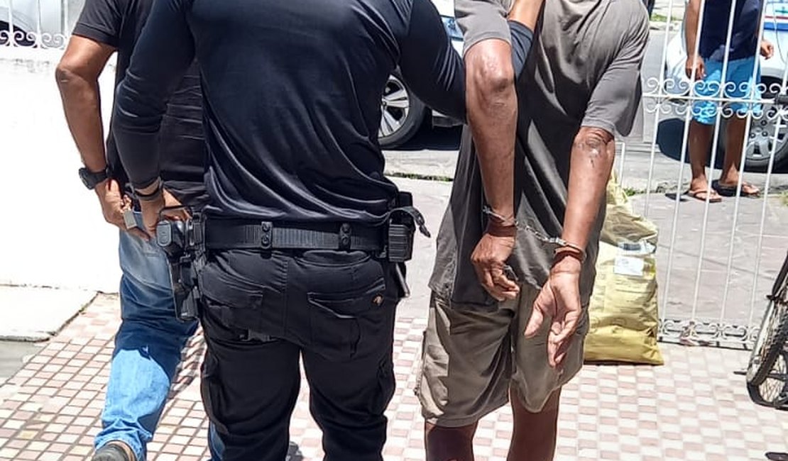 Guarda Municipal de Maceió (GPOP) prende homem por maus-tratos no Centro