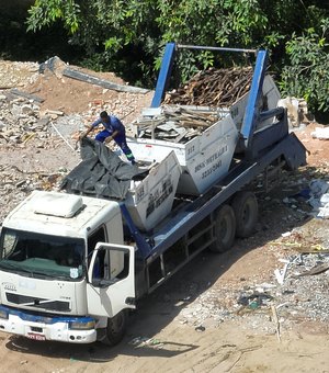 [Vídeo] Área de Proteção em Jacarecica é alvo de diversos crimes ambientais