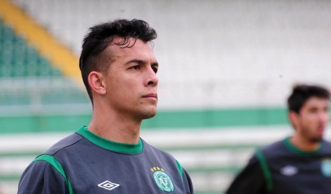 Goleiro sondado pelo Corinthians renova com a Chapecoense