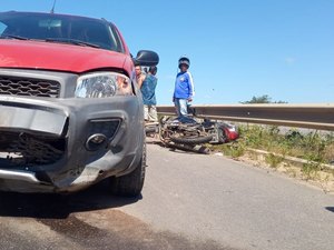 Motorista colide com motocicleta na AL 220 em Arapiraca