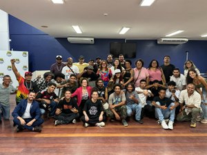 Teca Nelma aprova projeto de lei que institui o dia municipal do Hip Hop