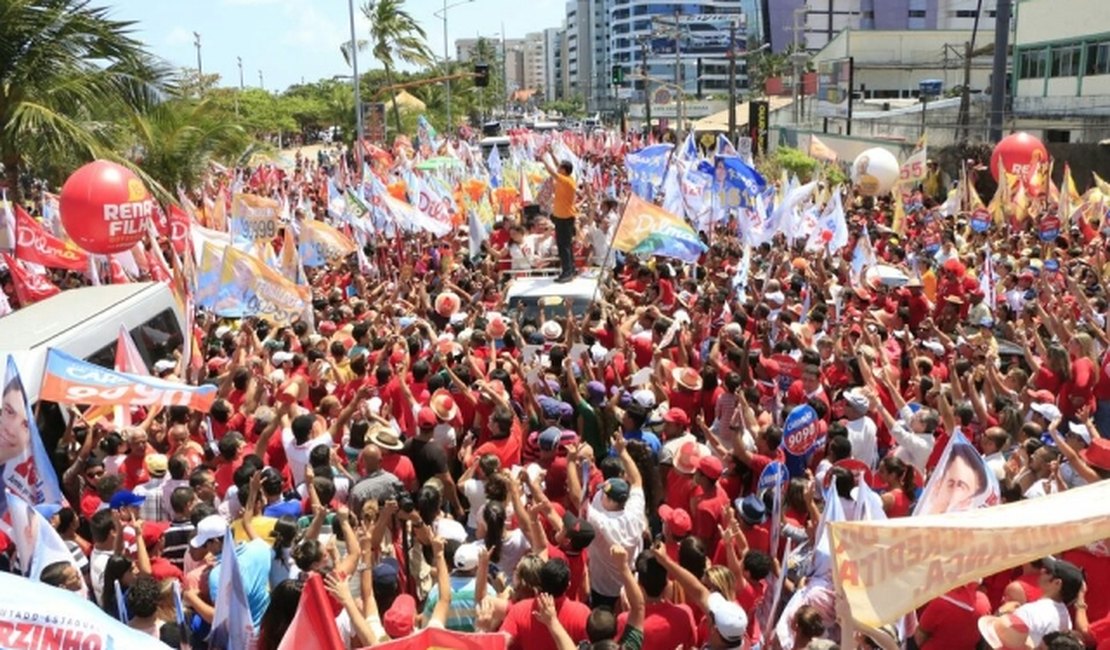 Renan Filho realizou grande caminhada na orla de Maceió