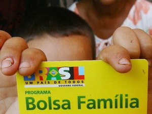 Governo Bolsonaro fecha porta e reduz em 75% reingressos ao Bolsa Família