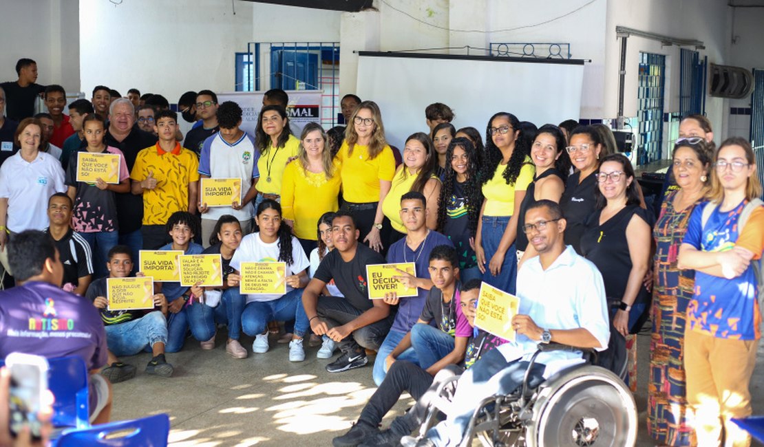 Educação de Maceió e Esmal realizam palestra em escola sobre o Setembro Amarelo