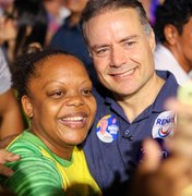 Renan Filho propõe bolsa para alunos com boas notas e promete novo ciclo de investimentos na educação