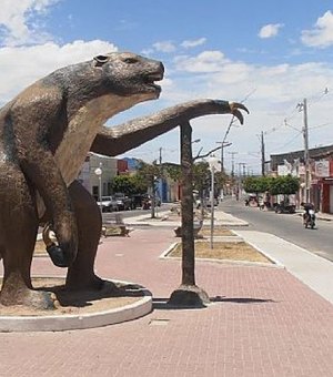 Cidade denunciada por matricular alunos fantasmas ganha prêmio de reconhecimento do Ideb