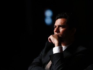 Moro corta 21 perguntas de Cunha para Temer sobre crimes na Petrobras