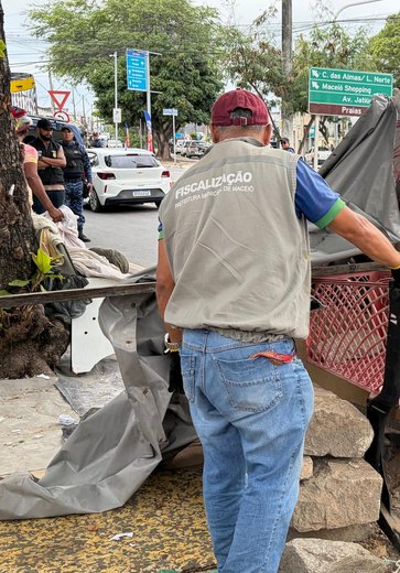 Segurança Cidadã remove estruturas irregulares em três pontos de Maceió