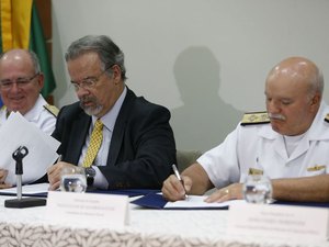 Marinha cria projeto para combater tráfico de drogas e armas pelo mar