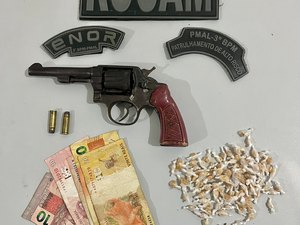 Traficante é preso no bairro Primavera com 99 pedras de crack , arma e munições