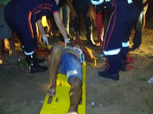 [Vídeo] Na véspera de Santo Antônio, homem sofre tentativa de homicídio em Arapiraca 