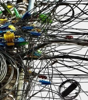 Defensoria articula ação para retirada de fiação irregular nos postes em Maceió