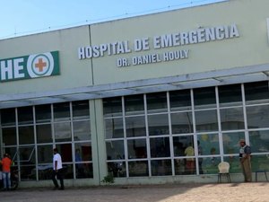 Garota morre e irmão fica ferido após colisão de moto em estaca em Craíbas