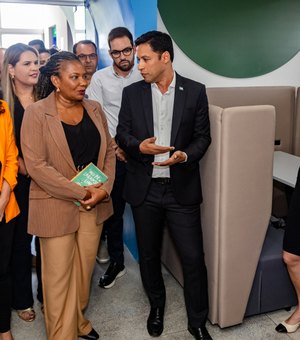 Vice-prefeito inaugura primeiro Parque Biblioteca bilíngue do Brasil, no Benedito Bentes