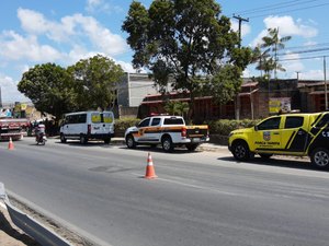 Veículos de transporte clandestino são apreendidos em operação