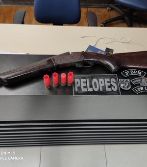 Homem é preso com posse ilegal de arma de fogo, em Coité do Nóia