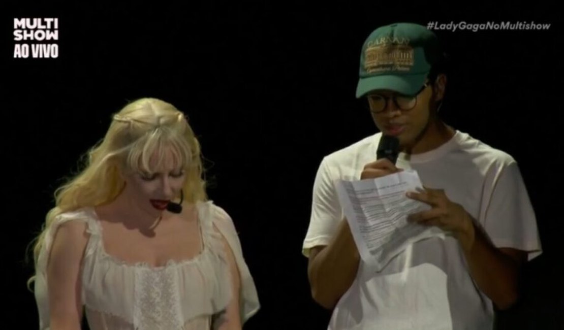 Quem é o menino que leu a carta com Lady Gaga no show?