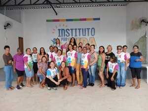 SCFV participa de caminhada em alusão ao enfrentamento da violência contra a mulher