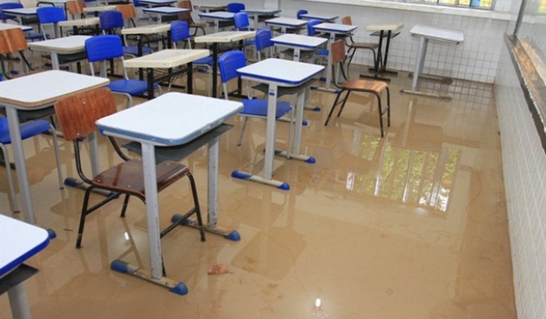 Escolas da rede estadual danificadas pelas chuvas podem antecipar recesso escolar