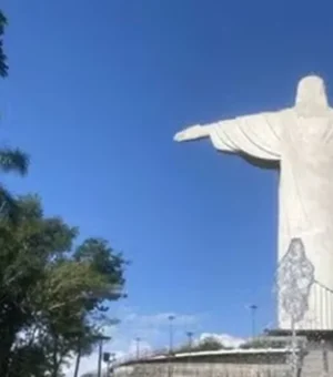Consegue ver? Foto de esguicho de fonte é atribuída a Jesus