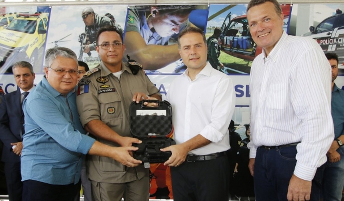 Alagoas entra na vanguarda tecnológica com a entrega de aparelhos de segurança