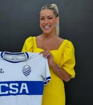 Renata Fan recebe camisa do CSA e provoca o Grêmio após classificação histórica