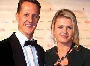 Esposa de Michael Schumacher equipa quarto para tirá-lo do hospital
