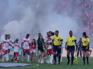 Torcida do Galo transforma Rei Pelé num caldeirão na final da Copa do NE