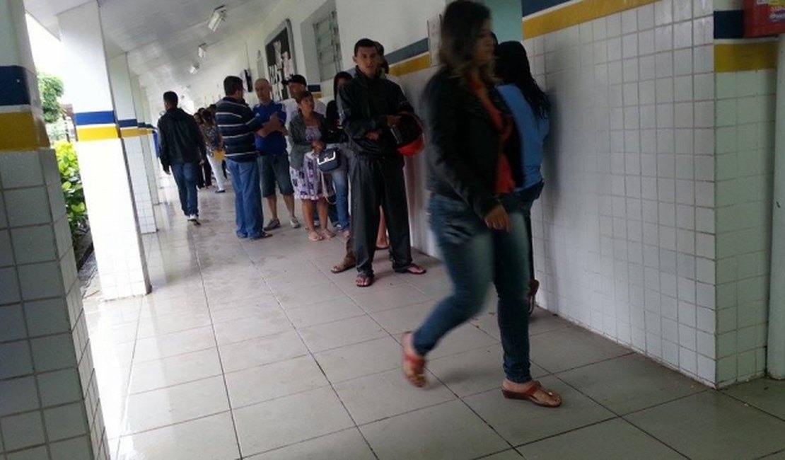 Eleitores enfrentam longas filas em Arapiraca