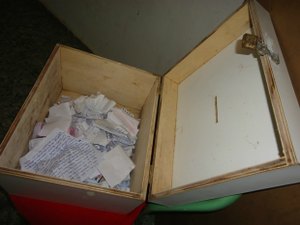 Ladrão arromba igreja e leva caixa com orações em vez de dinheiro