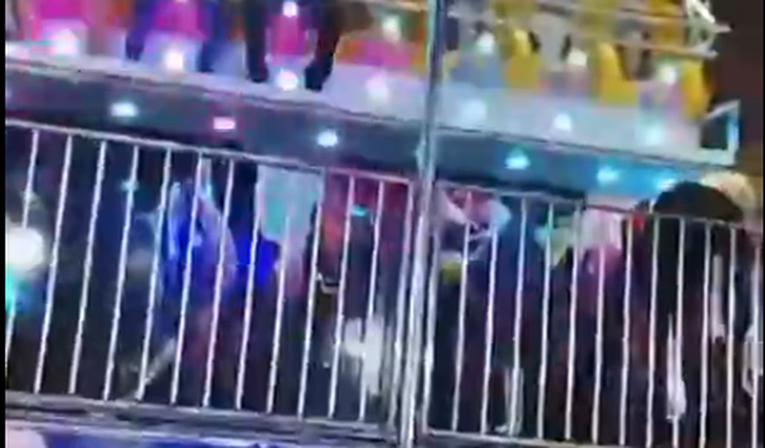 Jovem fica ferido após ser atingido por brinquedo de parque de diversões em Garanhuns