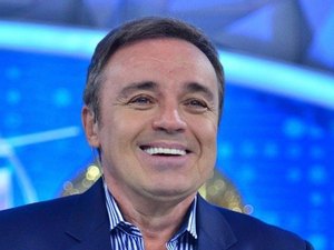 Gugu cai de altura de 4 metros e está internado em estado grave