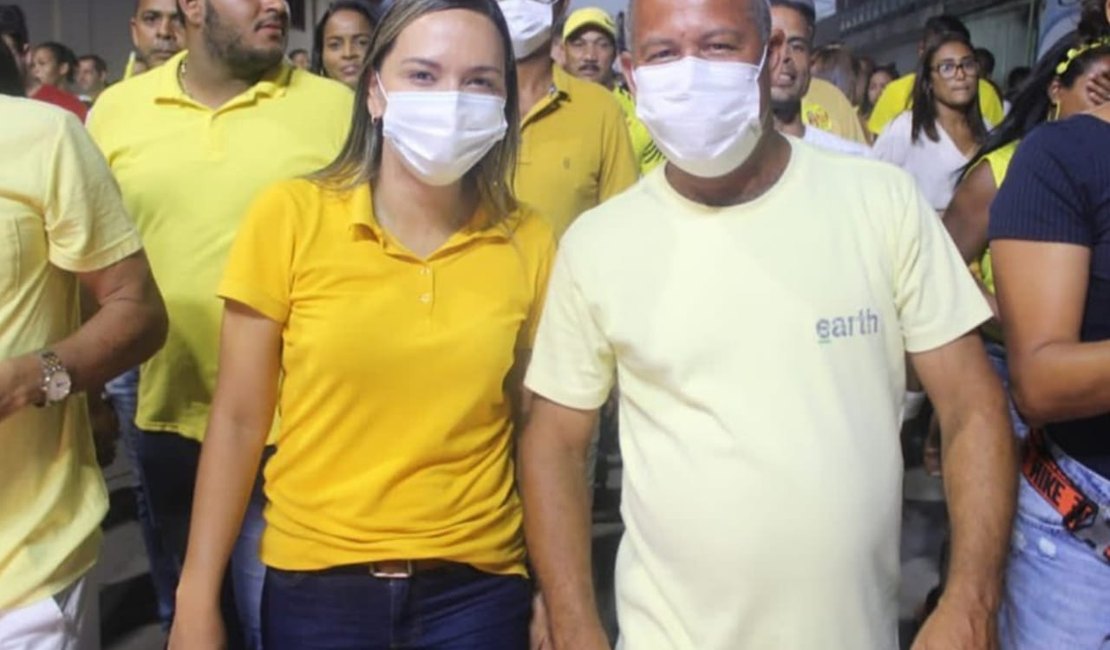 Fernanda Cavalcanti celebra vitória com apoiadores em São Luís do Quitunde