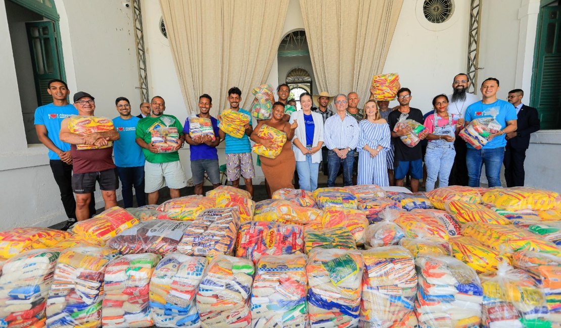 Governo de Alagoas entrega 2,5 toneladas de alimentos à Casa de Ranquines
