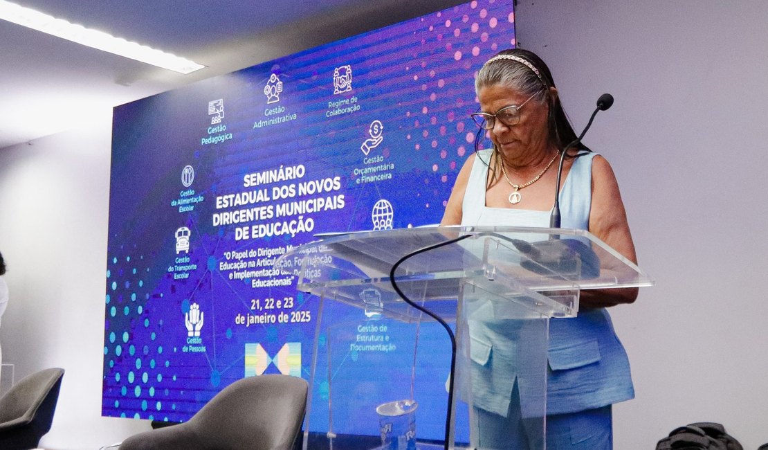 Tia Júlia participa de seminário da Undime para novos dirigentes e reforça compromisso com Busca Ativa Escolar