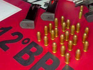 Dupla é presa com arma, maconha, crack e cocaína no Cidade Universitária