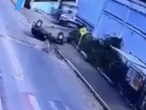 Vídeo mostra capotamento de carro em Avenida movimentada de Palmeira dos Índios