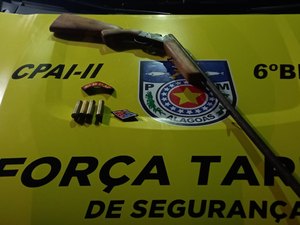 Polícia apreende arma de homem que atirava em via pública em Porto Calvo