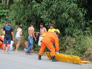 Acidente de moto deixa três pessoas feridas na rodovia AL 465